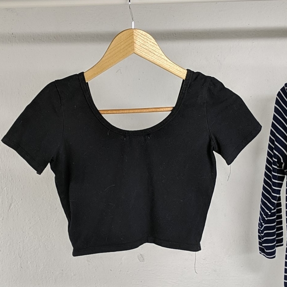 Basic Cropped Tee - Picture 2 of 4